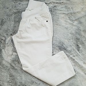 Liz Lange cropped white maternity jeans